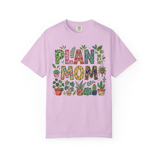 Split-colour monstera leaf badge reading Plant Mom, on an orchid shirt